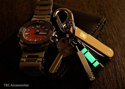 TEC Accessories A3 Embrite Glow Fob｜蓄光キーチェーン・グリーン